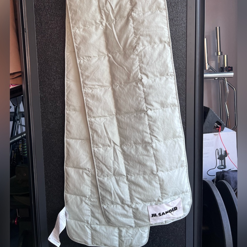 Jil Sander, Logo patch padded scarf‎